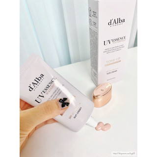 50ml - Kem chống nắng D'Alba phổ rộng nâng tông da Waterfull Tone up Correcting /White Truffle Purple