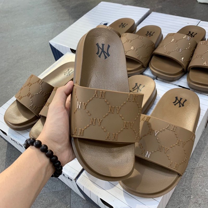 [CHÍNH HÃNG] Dép MLB Chunky Mound Dia Monogram New York Yankees - 3ALPAC123, sang chảnh