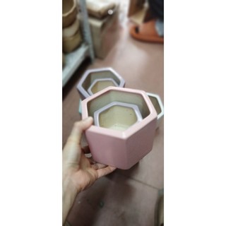 Chậu sứ lục giác nhiều màu