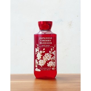 Mẫu mới - Sữa tắm cho nữ Japanese Cherry Blossom chai 295 ml của hãng Bath & Body Works từ Mỹ