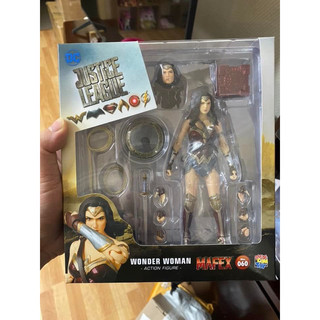 Mô hình Mafex Wonder Woman