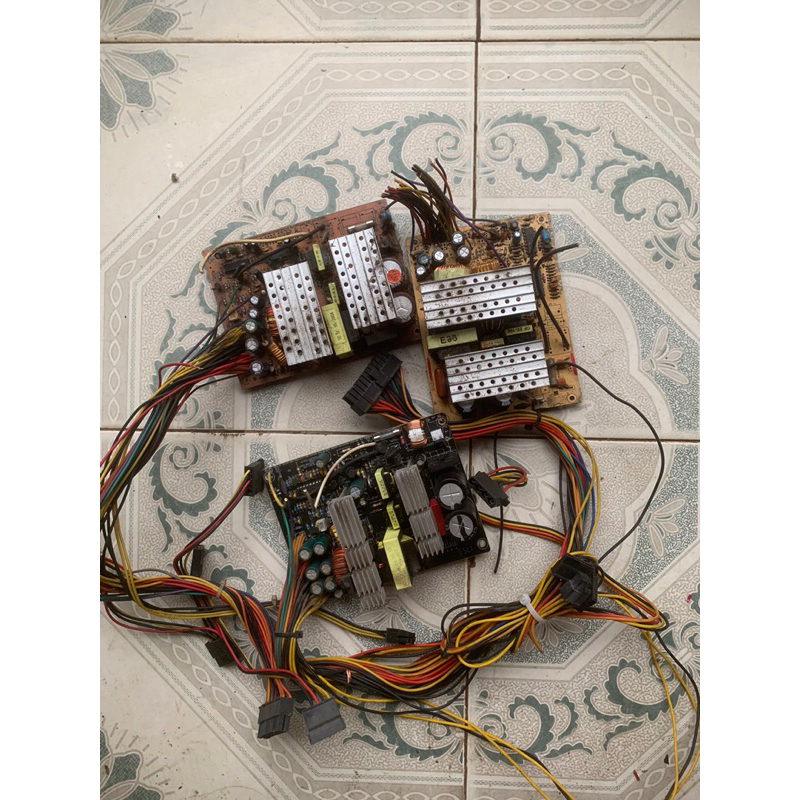 Compo 3 mạch nguồn máy tính (để cho ae thợ lấy linh kiện )
