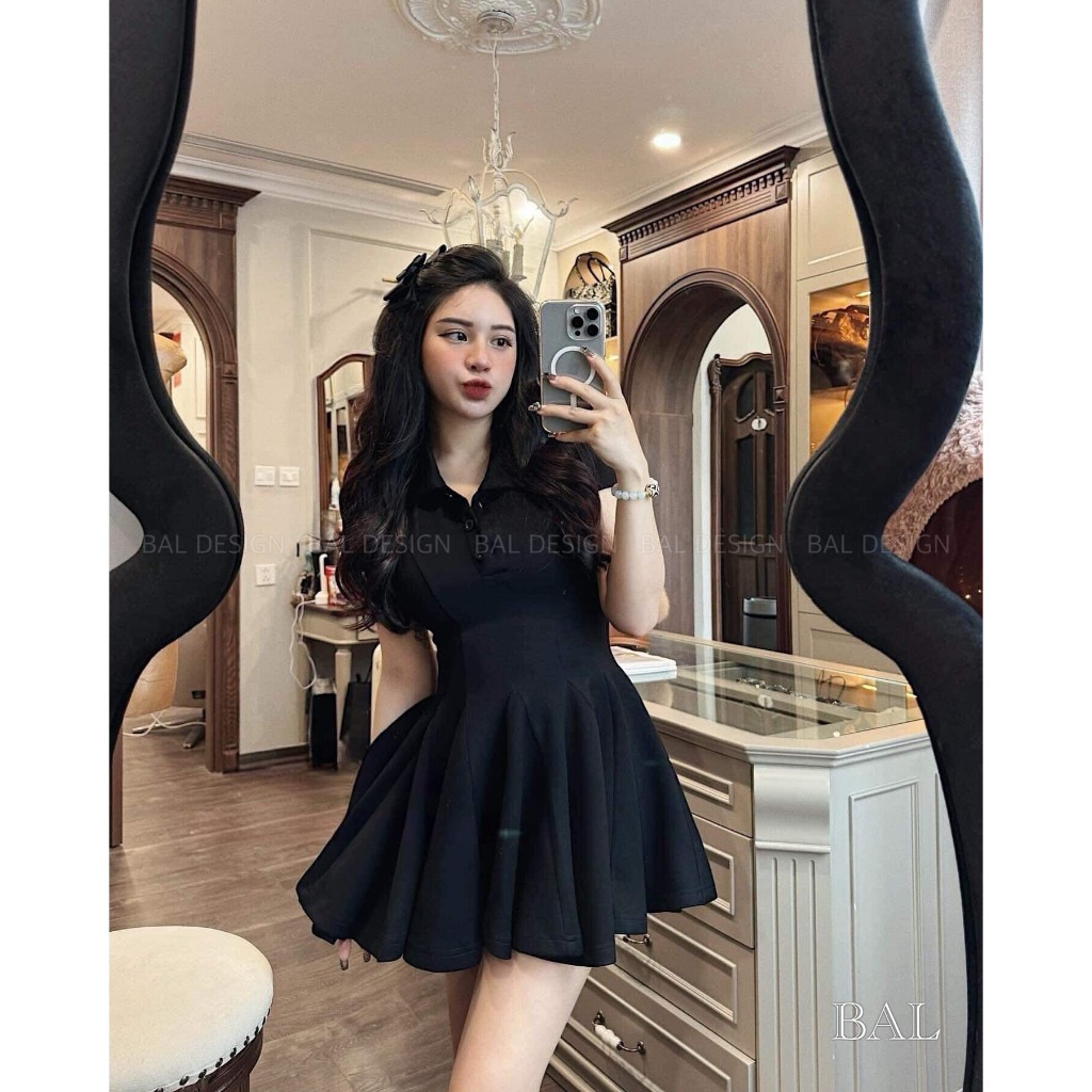Váy xinh cổ đức chân xòe đen hack dáng KAB