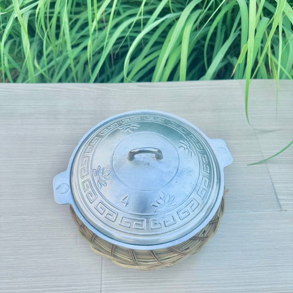 Nồi kho , tộ kho bằng gang họa tiết Trống Đồng đúc nguyên khối