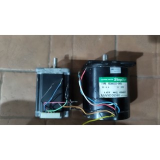 Động cơ bước -2 pha . Vexta Pk269 2.8A . Sanyo Denki 86 4A Japan .