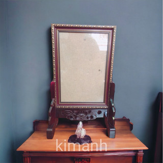 Khung hình thờ gỗ chân chạm khung hoa văn .