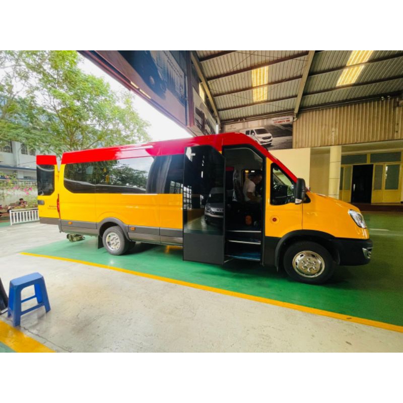 Ốp Mâm Inox Xe IVECO 16 Chổ