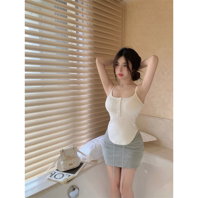 Áo Hai Dây Nữ 3 Cúc mới năm 2024 thiết kế vạt bầu xinh xắn m706, Áo tank top hở cổ đáy | BigBuy360 - bigbuy360.vn