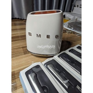 BỘ DAO SMEG (6 DAO+1Ổ CẮM DAO) sẵn trắng+ đỏ
