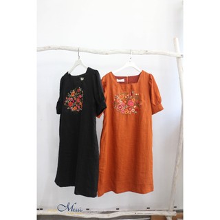 MaxMessi - VERA Đầm linen cao cấp thêu tay cổ vuông