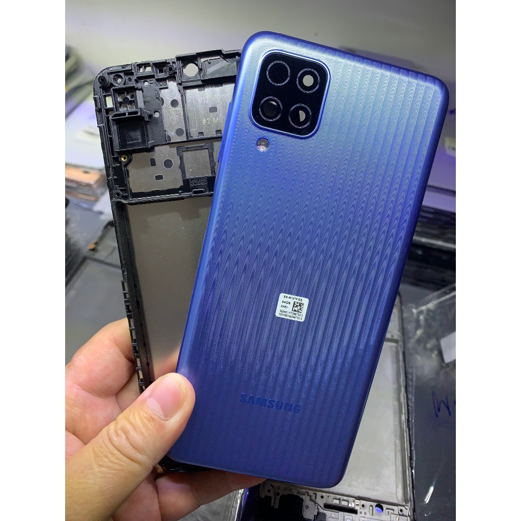 Bộ xương vỏ zin samsung M12 - có mã kèm khay sim