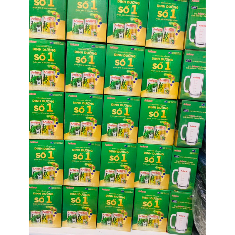 BỘ 2 LY CHIA VẠCH QUÀ KHUYẾN MÃI VITADAIRY/Anlene