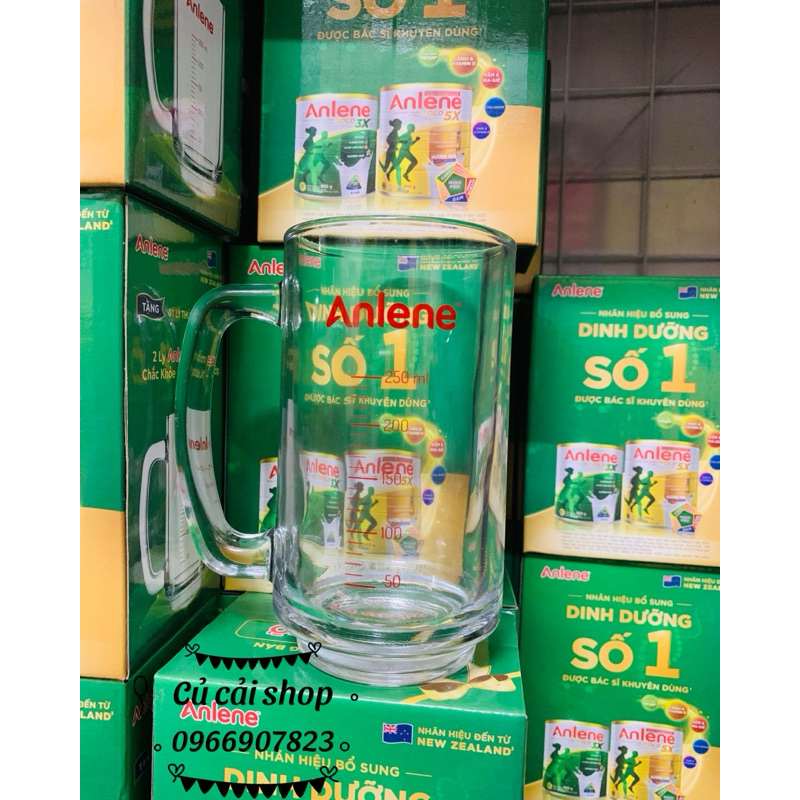 BỘ 2 LY CHIA VẠCH QUÀ KHUYẾN MÃI VITADAIRY/Anlene