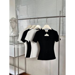 Áo thun cổ tim cổ V nữ trơn, tay ngắn , phom suông nhẹ basic, thun cổ tim nữ phong cách Hàn Quốc