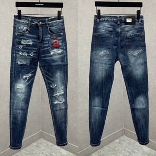 Quần jean bò nam DSQ xanh bạc dập kẻ nhăn 3D rách vá xù dọc đùi gối thêu chữ D2 da dáng slimfit QJ512P