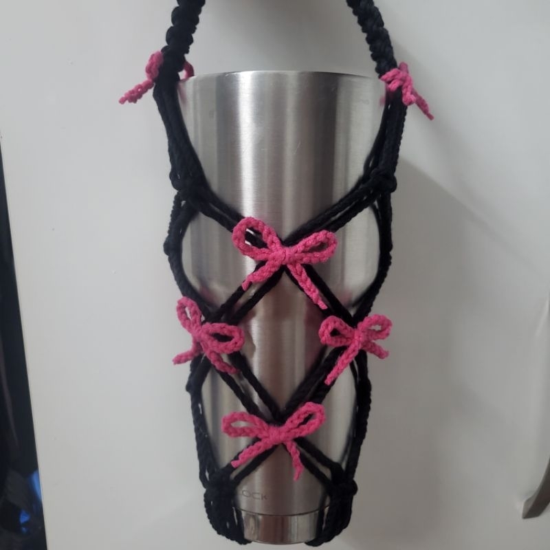 Túi đựng bình nước sợi len macrame coquette