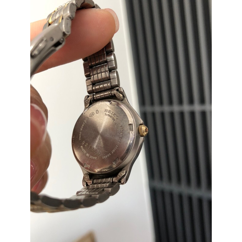 ĐỒNG HỒ NỮ SEIKO TITANIUM SIÊU NHẸ