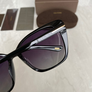 Kính nữ tomford 3 màu TF0937