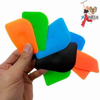 Miếng nhựa đa năng: nạy pin, tách màn...