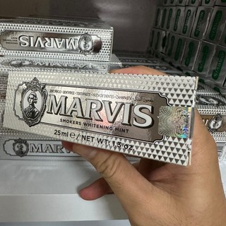 kem đánh răng Marvis Whitening Mint 85ml