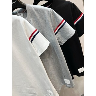 ÁO THOM BROWNE SỌC ĐỎ ĐEN