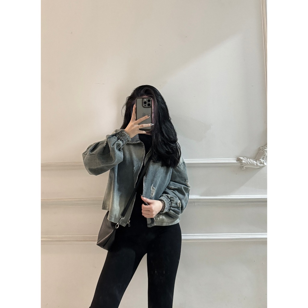 Áo Khoác Jean 1 lớp cổ bẻ dáng suông lửng rách bo tay | BigBuy360 - bigbuy360.vn