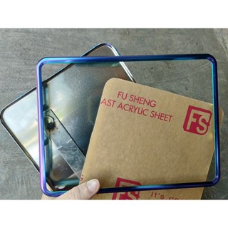  Khung biển số xe máy kèm mica inox titan vàng ARTISTAR 