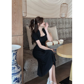 Váy cổ U dáng dài