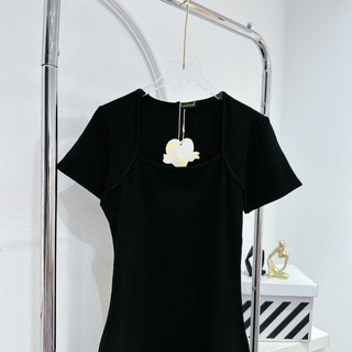 Váy cổ U dáng dài