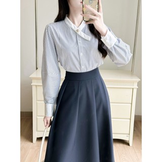 Áo Sơ Mi MYAN DESIGN Cổ Chéo Phối Màu Trắng Họa Tiết Kẻ Xanh Chất Thô Mướt Công Sở Thanh Lịch Avn032422