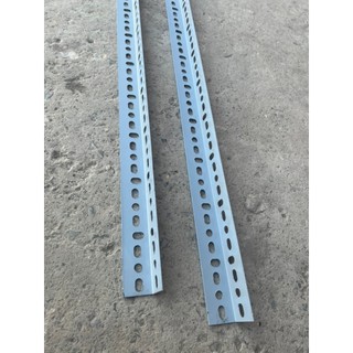 Cây sắt V lỗ ( V4 ) dày 1.5ly - dài 50cm