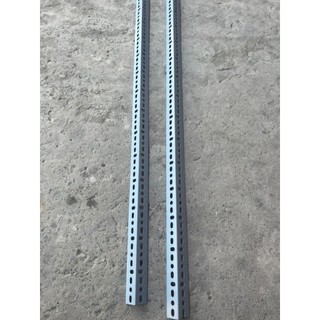 Cây sắt V lỗ ( V4 ) dày 1.5ly - dài 50cm