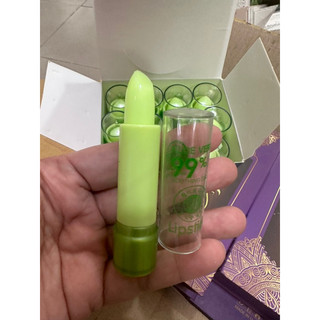 Son Dưỡng Môi Nha Đam Aloe Vera 99% Mẫu Nhọn