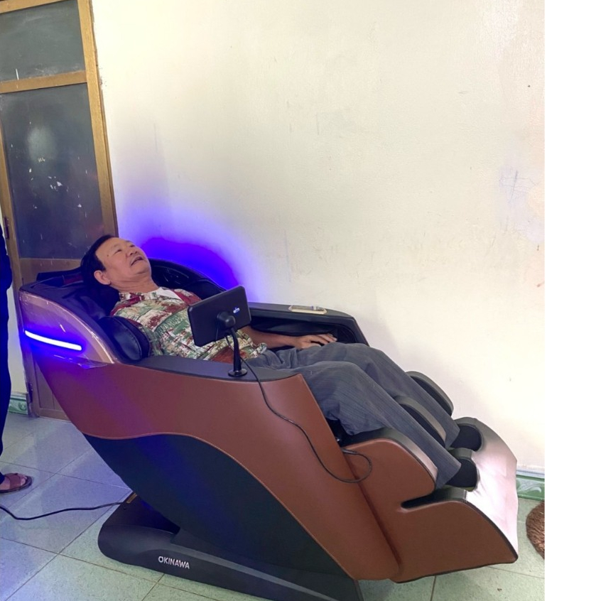 Ghế massage toàn thân trị liệu cao cấp Okinawa OS - 158, hệ thống bi lăn toàn thân