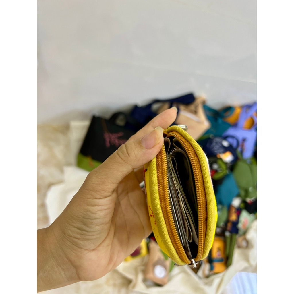 Ví móc khóa hến