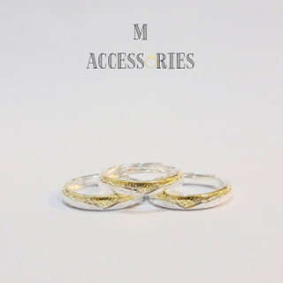 Nhẫn bạc M Accessories chạm khắc hình núi mạ vàng tinh tế, sang trọng