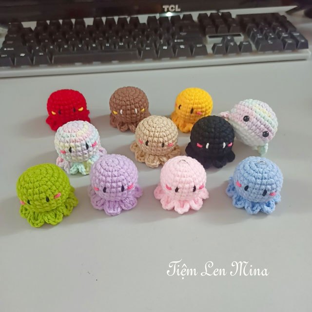 Móc chìa khóa bạch tuộc nhiều màu xinh xắn bằng len - Crochet Octopus