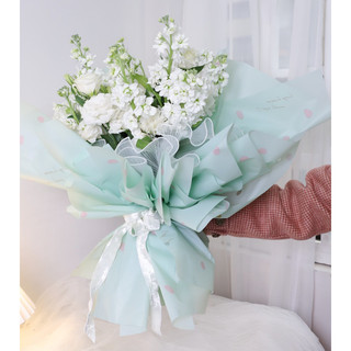 Giấy gói hoa hoạ tiết cánh hoa rơi