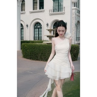 Đầm Lệch Vai Đính Kèm Hoa Bèo Tầng Tua Rua - D0859 TH