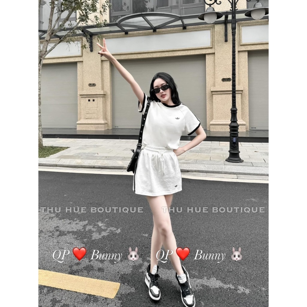 Set Đồ Nữ, Set Bộ Đồ Nữ DASS Áo Phông Ngắn Tay Phối Viền Logo Thêu Nổi Mix Chân Váy Dáng Ngắn Freesize | BigBuy360 - bigbuy360.vn