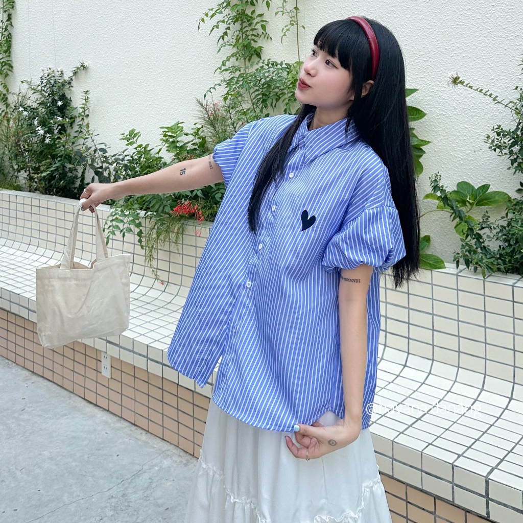 [ẢNH HAVANA CHỤP] Áo sơ mi kẻ sọc basic tay bồng thêu logo trái tim O284 | BigBuy360 - bigbuy360.vn