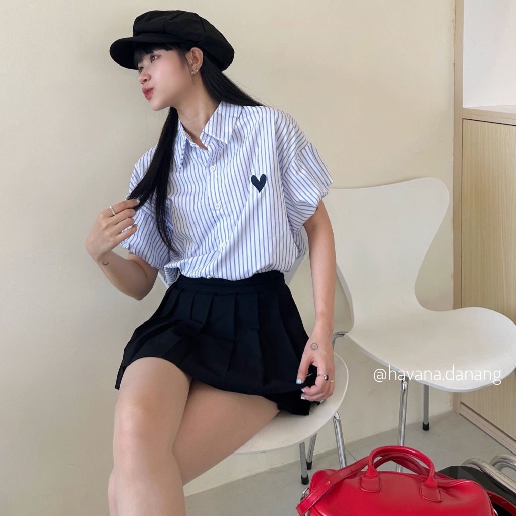 [ẢNH HAVANA CHỤP] Áo sơ mi kẻ sọc basic tay bồng thêu logo trái tim O284 | BigBuy360 - bigbuy360.vn