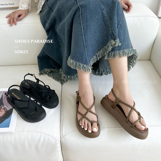 Giày sandal nữ dây mảnh xỏ ngón giày đế bằng cao 4cm đế nhựa đi mưa chống thấm nước màu đen nâu SHOESPARADISE SD028