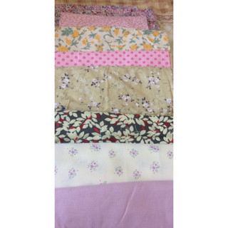 Áo hanbok cách tân hoa nhí
