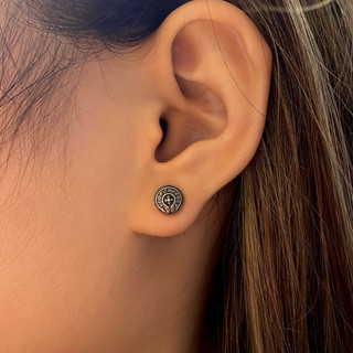 Bông tai chromehearts dạng tròn Best