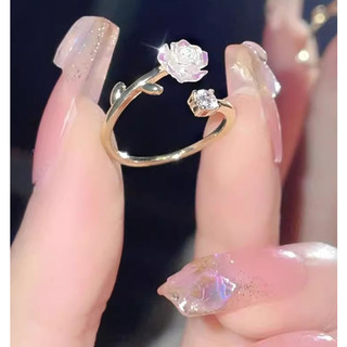Nhẫn hoa hồng kiểu dáng lạ mắt siêu xinh