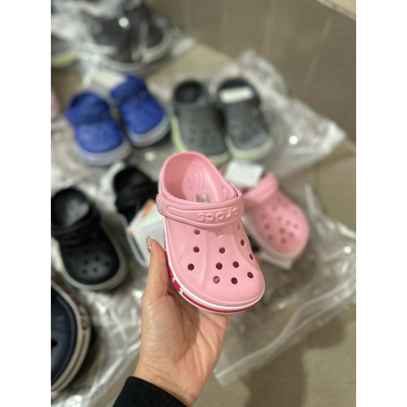 Sục Bé Trai Bé Gái CROC