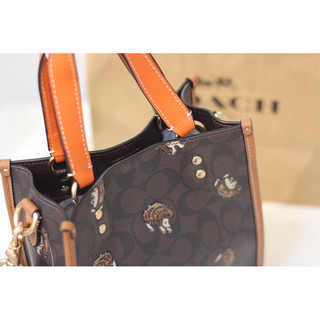 Túi Coach Dempsey tote 22