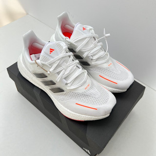 Giày thể thao sneaker Ultraboost Pureboost 22 Trắng sọc đen kẻ cam