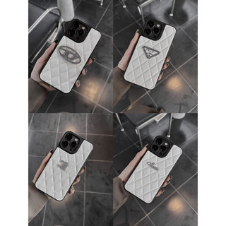 ỐP IPHONE DA TRÁM TRẮNG CHARM ĐÁ CAO CẤP